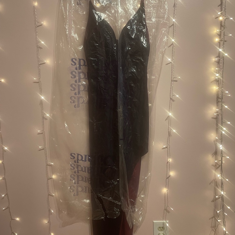 velvet maroon bodycon formal dress with slit leg